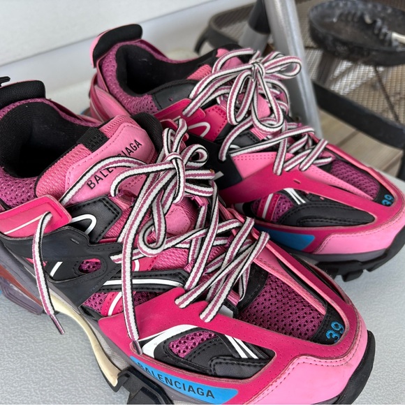 Balenciaga Women's Pink Sneakers - Picture 1 of 3